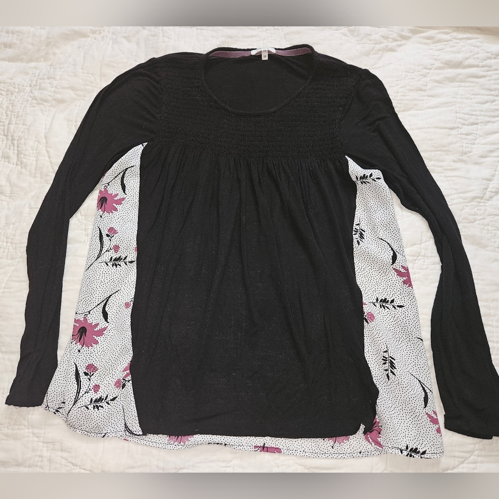 4/$20- Spring/summer top bundle - Picture 2 of 16